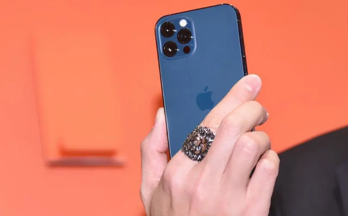 文县苹果手机维修分享iPhone12系列重启方法教程 